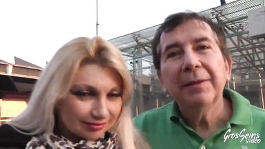 Lisa, eine blonde, heiße Milf, die harten Sex anbietet. - 2 image