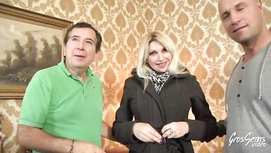 Lisa, eine blonde, heiße Milf, die harten Sex anbietet. - 5 image