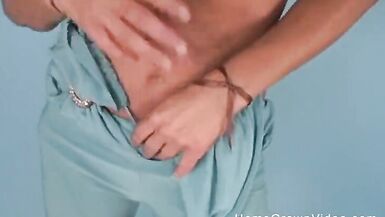 饥渴的金发女郎只想让大鸡巴塞进她的嘴里 - 3 image