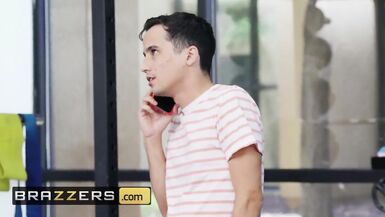 Brazzers - Huge tit Milf Alura TNT Jensonが若いチンコを搾取する。 - 1 image