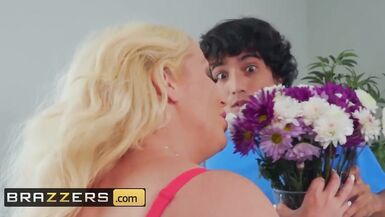 Moms in control - (Aaliyah Hadid, Alura TNT Jenson, Ricky Spanish) - Moms in control - Brazzers - 3 image