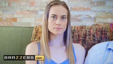 Brazzers - Ashley Aleig, teenager di colore ebano, ruba luomo a un pigiama party - 3 image