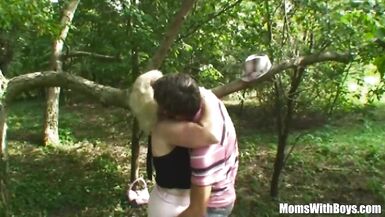 Blond mama jana receives rauh ficken outdoors - 1 image