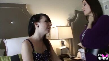 SEXYMOMMA - Milf licks her young stepdaughters hot pussy - 4 image
