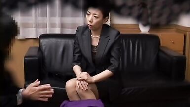 Wife talking to teacher - 4 image