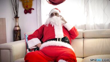 Spizoo - Watch Jessica Jaymes fucking Santa Claus, big boobs - 4 image