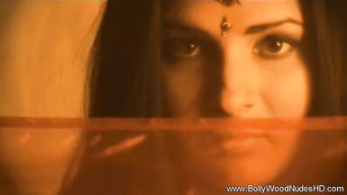 Jazzy Manöver von Sexy India - 14 image