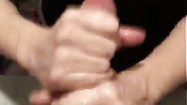 MILF, Harap Orgazm ve Orgazm Sonrası İşkence ile Femdom Handjob verir - 3 image