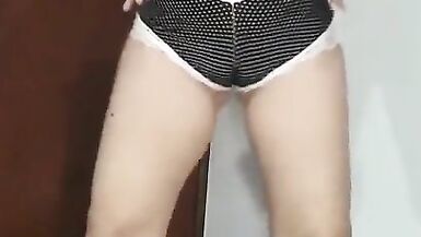 Mirelladelicia doing a sensual display - 4 image