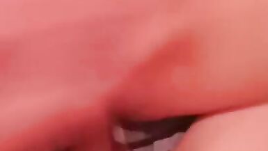 Le mari me déshabille pour inciter son ami à me baiser - 13 image