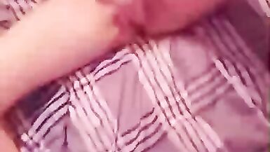 Le mari me déshabille pour inciter son ami à me baiser - 15 image