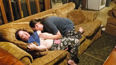 Expert pussy eating gets this hot BBW to cum HARD - 4 image