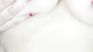 油まみれの巨乳JOI - 天然34DDD熟女モデル - 8 image