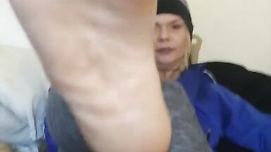 Foot job to rough hard anal before work - 4 image
