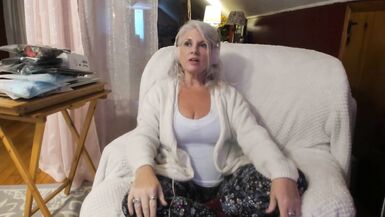 Watch Rosie, the sexy curvy MILF, seduce and dominate in live cam chat - Painted Rose - 14 image
