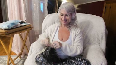 Watch Rosie, the sexy curvy MILF, seduce and dominate in live cam chat - Painted Rose - 4 image