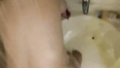 Gefickt in der Dusche durch besten Freund Ehemann - 12 image