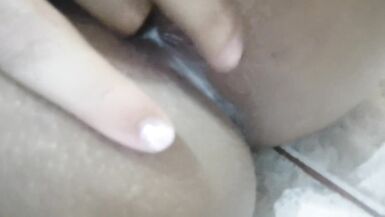 Finger cumming in pussy - 7 image
