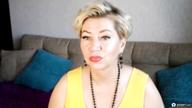 Sexy mature lady AimeeParadise in a yellow dress spreads her buttocks & fucks herself with a dildo! - 2 image
