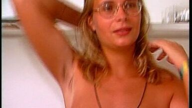 Notgeile milf und ihre haarige fotze - 1 image