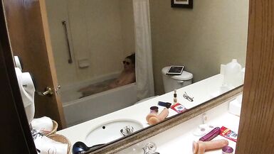 Highandhorny22 hotel bathtub fun!! - 7 image