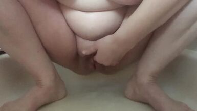 Pissing in the shower and horny Masturbationen - 9 image
