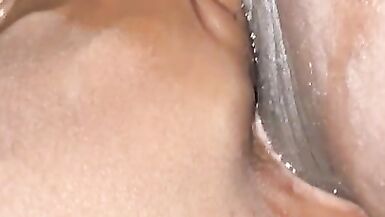Making TastiLipps Squirt till She Taps Out - 2 image