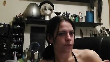 Sigara içmek, görmezden gelmek, sırıtmak, sizi görünmez hissettirmek - 15 image
