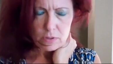 Secrétaire rousse coquine et mature