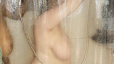 Cum watch Daddy shower His whore - 5 image
