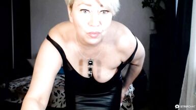 Mature chick mommy AimeeParadise dances cool! - 3 image