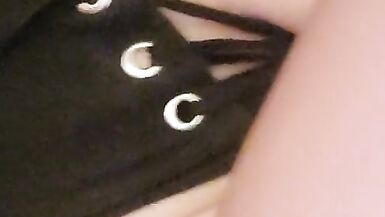 Milf Masterbates Until She Cums...Up close - 5 image