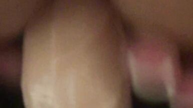 成熟的Milf与巨大的乳房！向她的丈夫展示她是多么喜欢大公鸡！! - 2 image