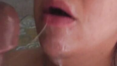 Pov: Close-up quick sloppy head cumshot