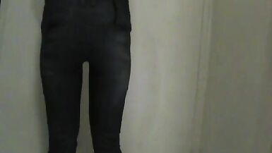 In meine Jeans gepinkelt! Eng und mega nass! - 5 image