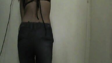 In meine Jeans gepinkelt! Eng und mega nass! - 6 image