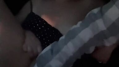 Azgın milf Uber sürücüsünü baştan çıkarıyor - 13 image