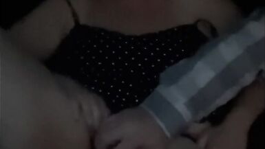 Azgın milf Uber sürücüsünü baştan çıkarıyor - 7 image