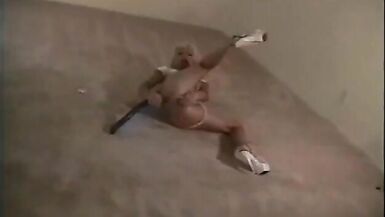 Inexperienced guy fills up the pussy on this dildo loving blonde hoe - 5 image