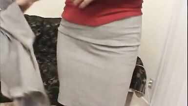 Mature slut gets her face and pussy fucked at same time - 4 image