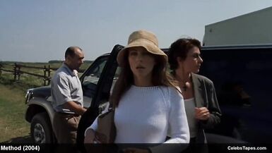 Celebrity Actress Elizabeth Hurley Hot Sex Action in Movie - 4 image