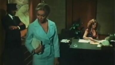 Porno classique avec une MILF mature qui fait lamour