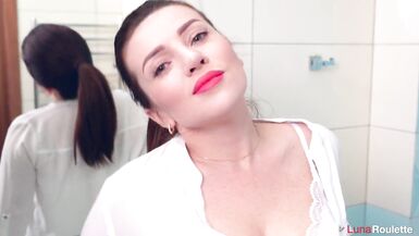 Wife broke pantyhose and had sex in the bathroom / Luna Roulette - 2 image