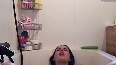 Taking a bath and play with my wet pussy - 9 image