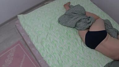 Telecamera nascosta spia moglie matura in camera da letto Milf paffuta con bottino grosso in mutandine si masturba la figa pelosa Orgasmo mattutino - 1 image