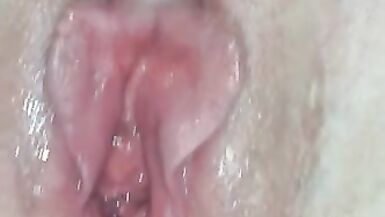 40 años de edad Milf atado y creampied después de ser puesto en libertad primer plano de su coño creampied perforado. - 15 image