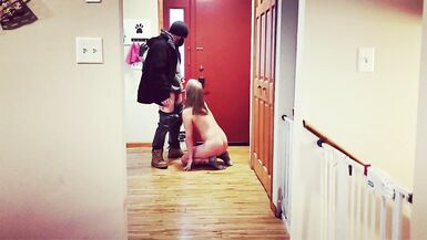Caught Cheating! Wife flashes and fucks the deliveryman - 6 image