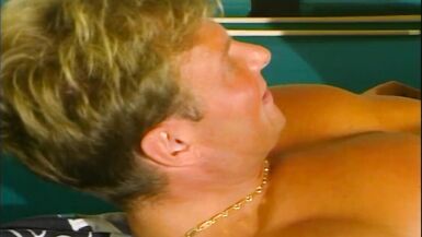 Geile Ossi Schlampe wird richtig eingelocht Retro 1993 - 7 image