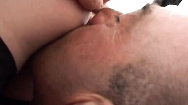 Sexy brunette even pregnant craves cock - 5 image