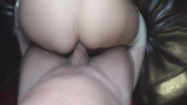 Lena schwingt und knallt einen anderen Schwanz - 8 image